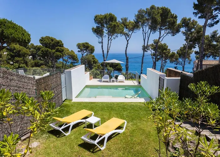 Frontline Sea Villa With Private Pool In Calella - Proa