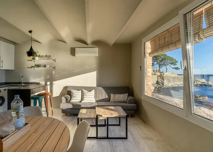 Hotel cerca del colegio: Casa Concha Apartamentos - WeHost Costa Brava